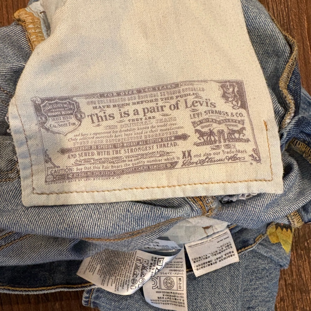 Levi's Blue Jeans with Sunflower Design - Picture 9 of 9